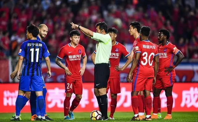 中超赛程吃紧，纽约尼克斯转会期豪取连胜，质疑声仍在，轮换策略成焦点的简单介绍-lol官方